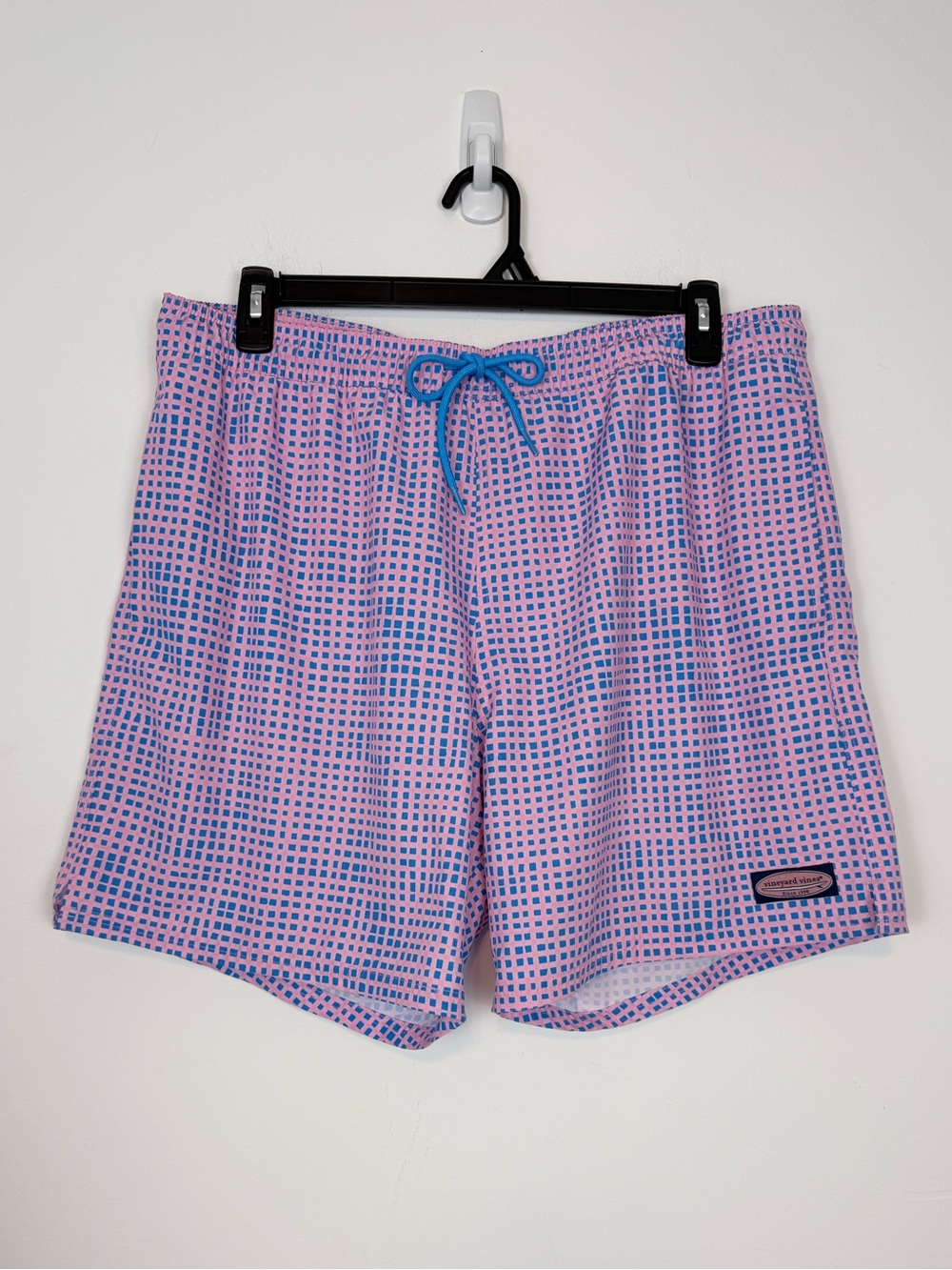 VINEYARD VINES Mens Chappy Swim Trunks/Shorts. Bathing Suit. Pink/Blue. Size XL.
